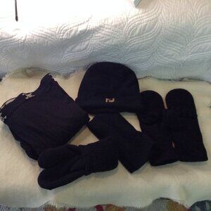 VTG Ski Essentials; gloves, gator, Beanie, socks and Long Johns "L", snowboard